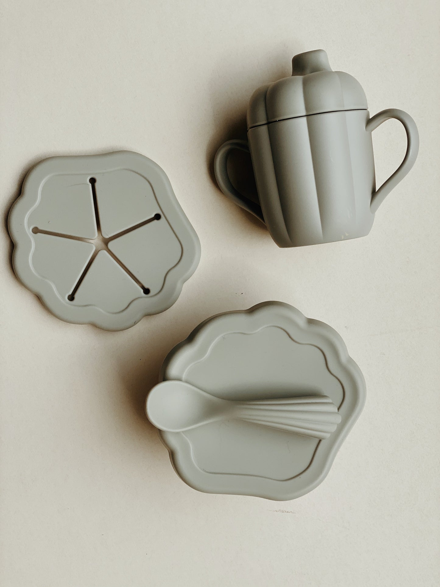 Konges Slojd - Set vaisselle en silicone Clam - Set de 4 - Petit Muxu Concept Store