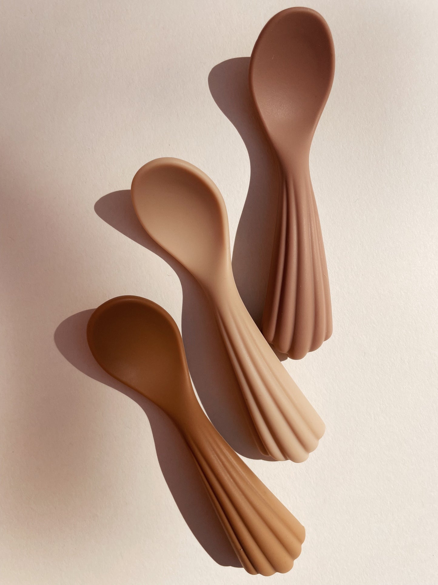 Lot de 3 cuillères en silicone Konges Slojd Shell