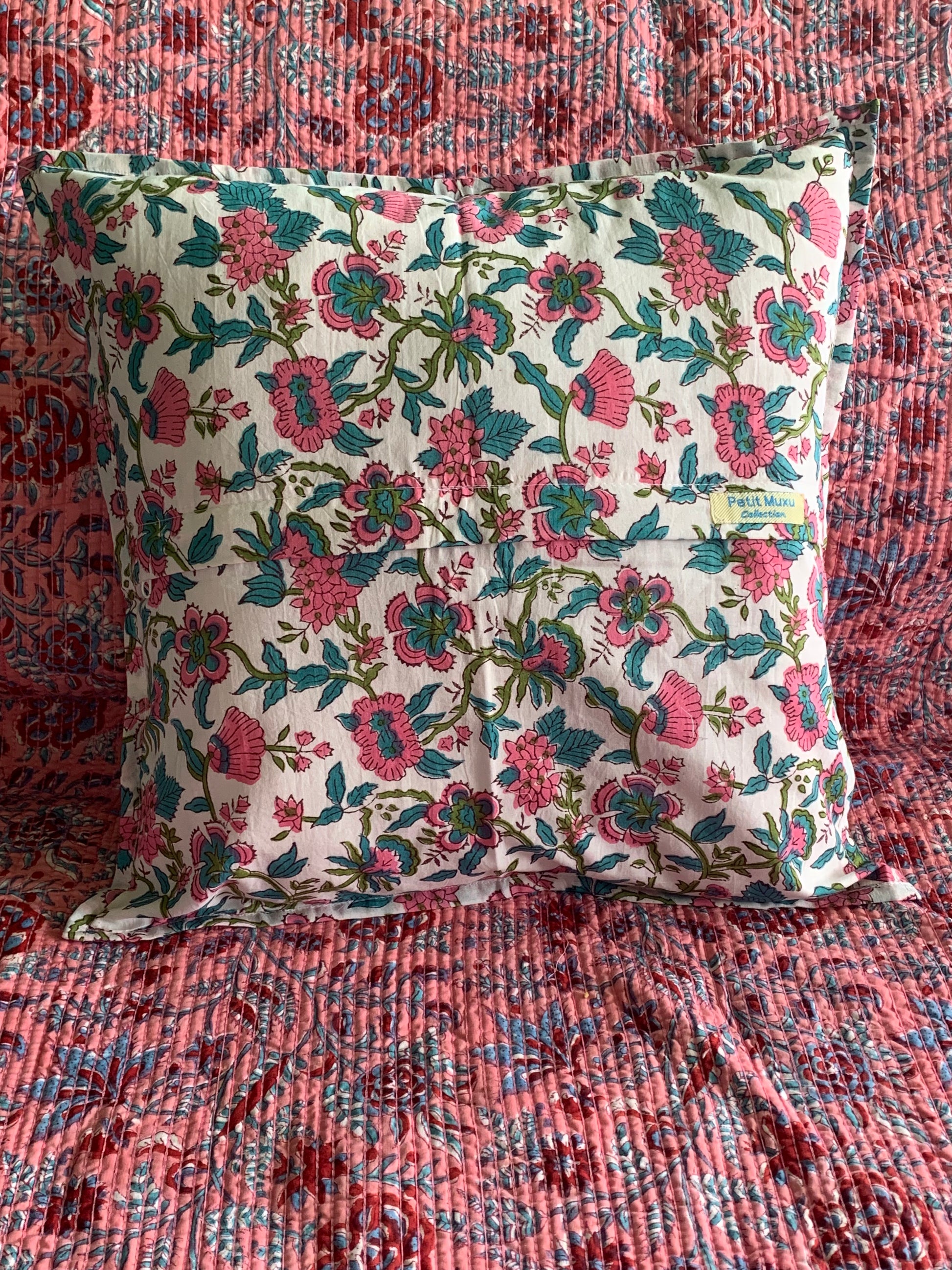 Coussin imprimé à la main - Petit Muxu Concept Store