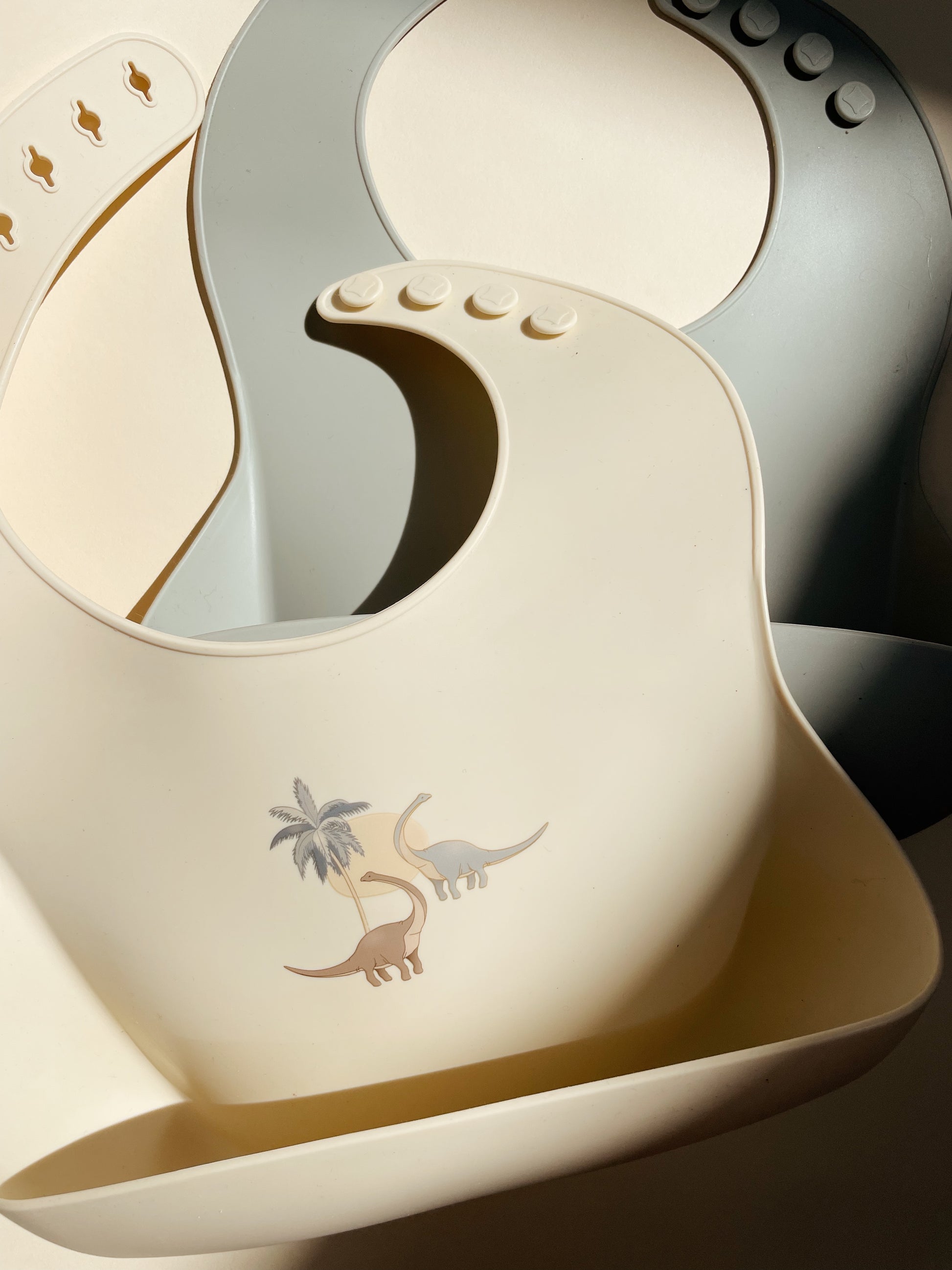 Lot de 2 Bavoirs en Silicone - Motif Dino pour Bébé